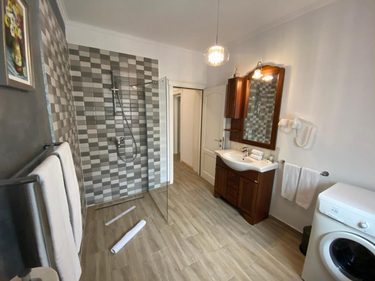 Sarada Boutique Luxury Apartment Дева Екстериор снимка