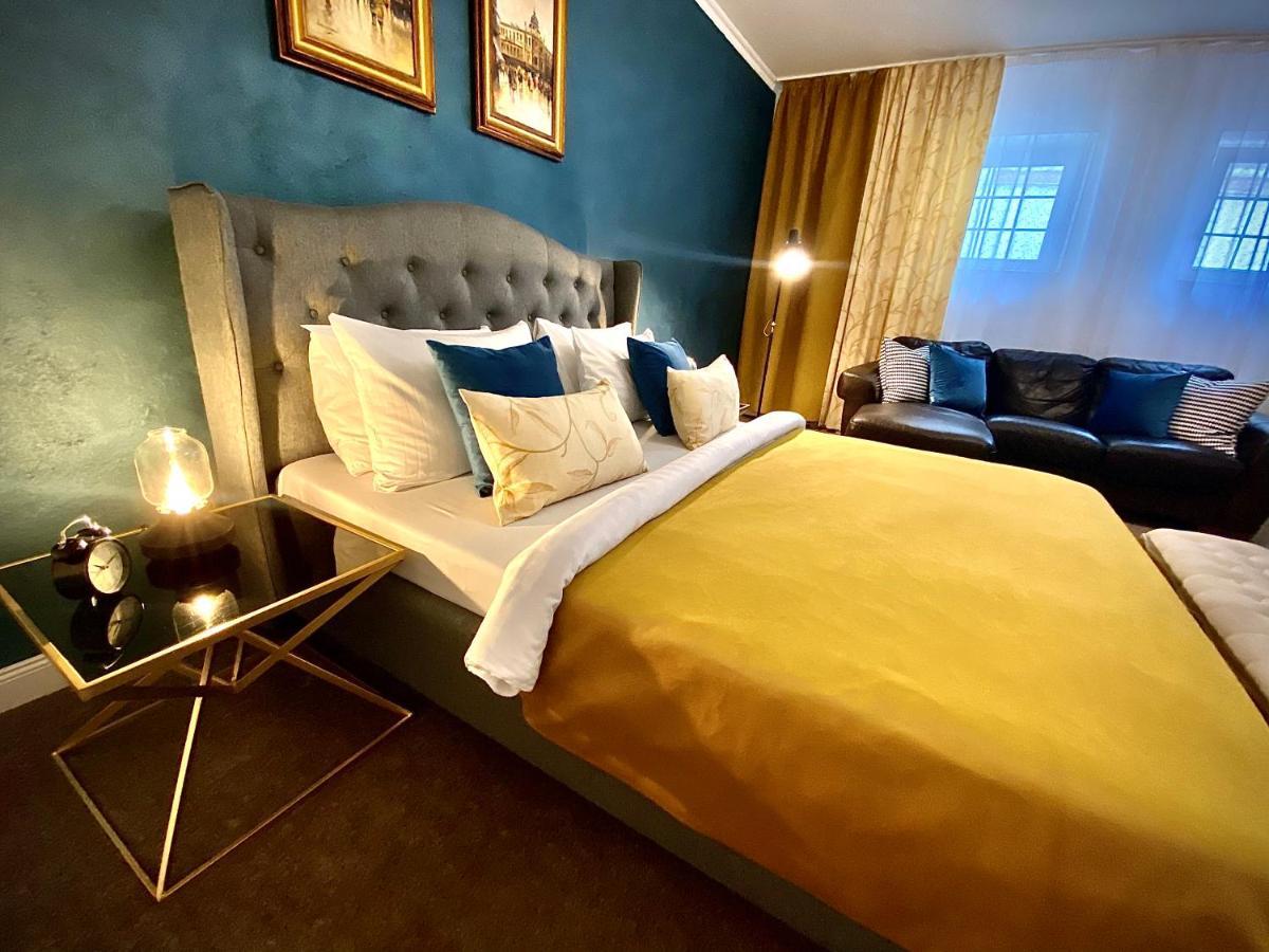 Sarada Boutique Luxury Apartment Дева Екстериор снимка