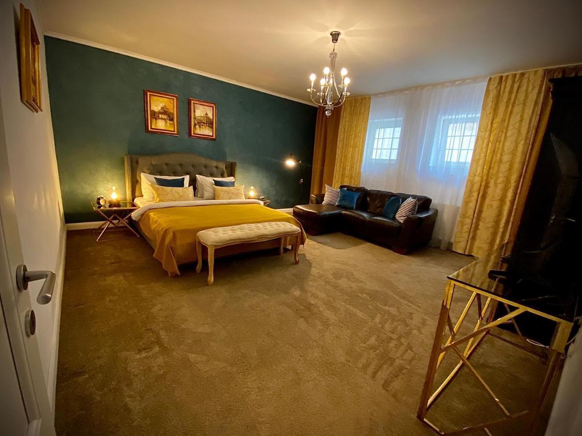 Sarada Boutique Luxury Apartment Дева Екстериор снимка