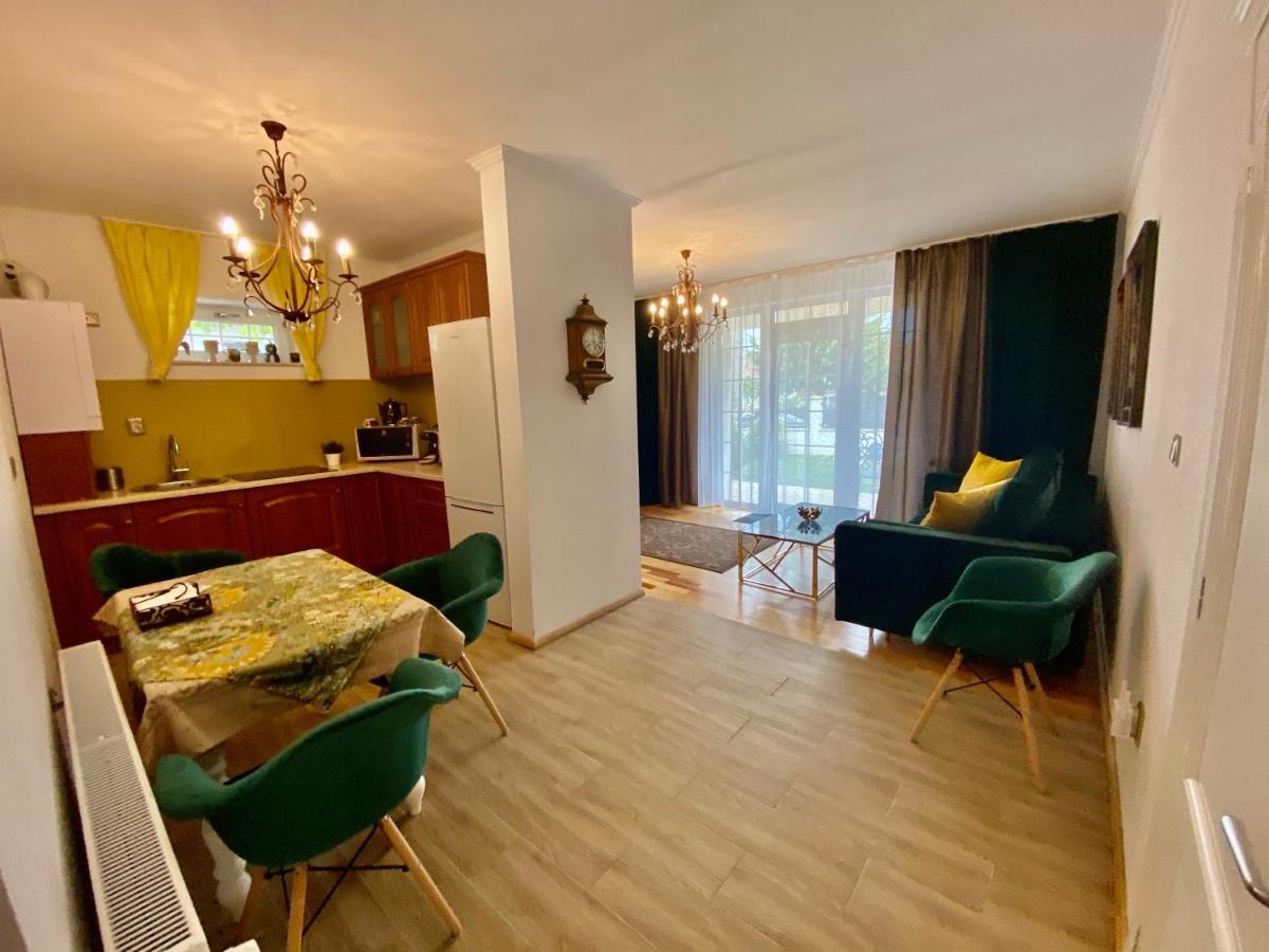 Sarada Boutique Luxury Apartment Дева Екстериор снимка