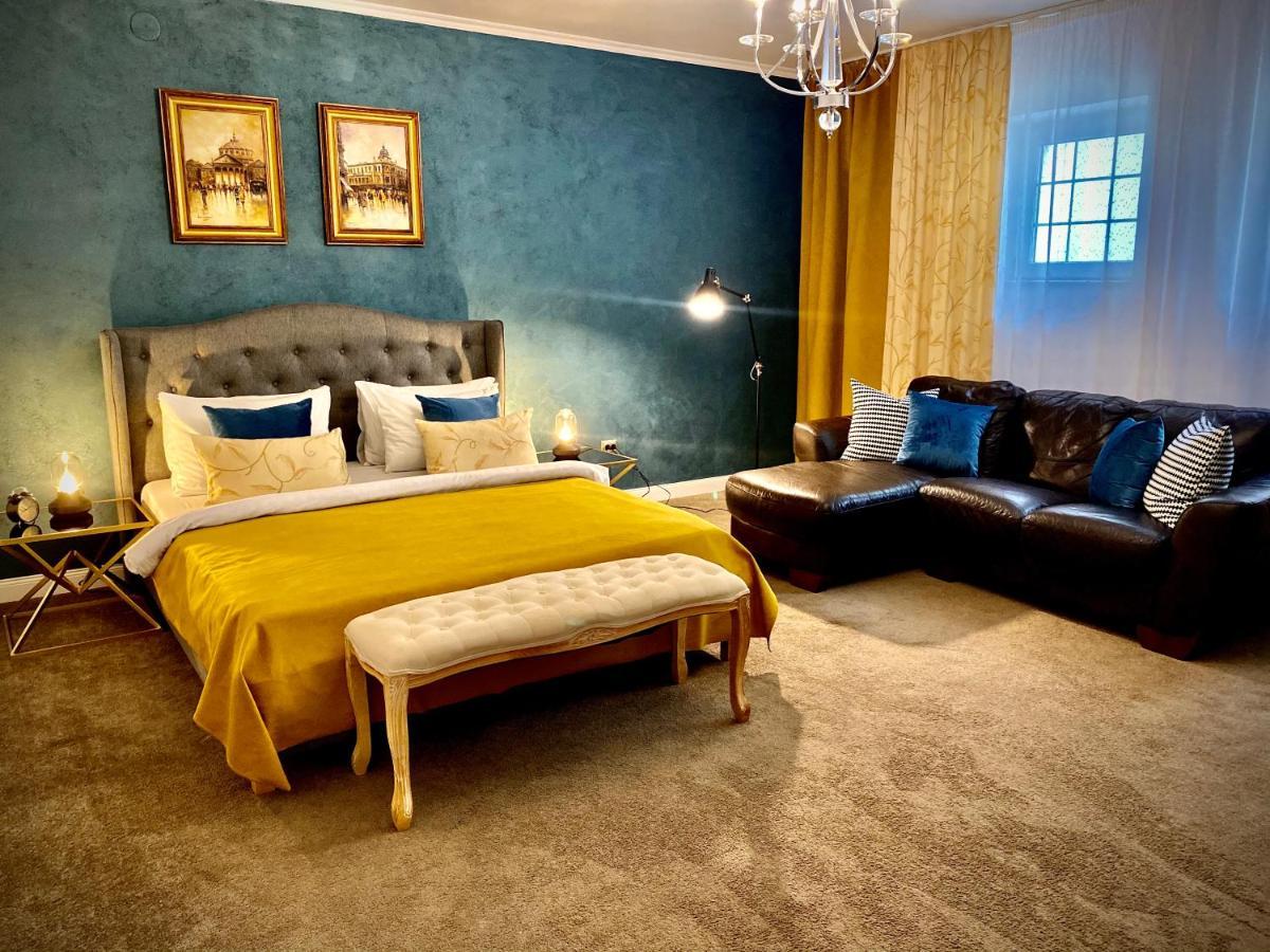 Sarada Boutique Luxury Apartment Дева Екстериор снимка