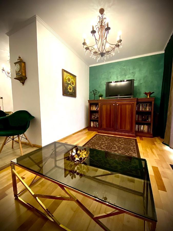 Sarada Boutique Luxury Apartment Дева Екстериор снимка