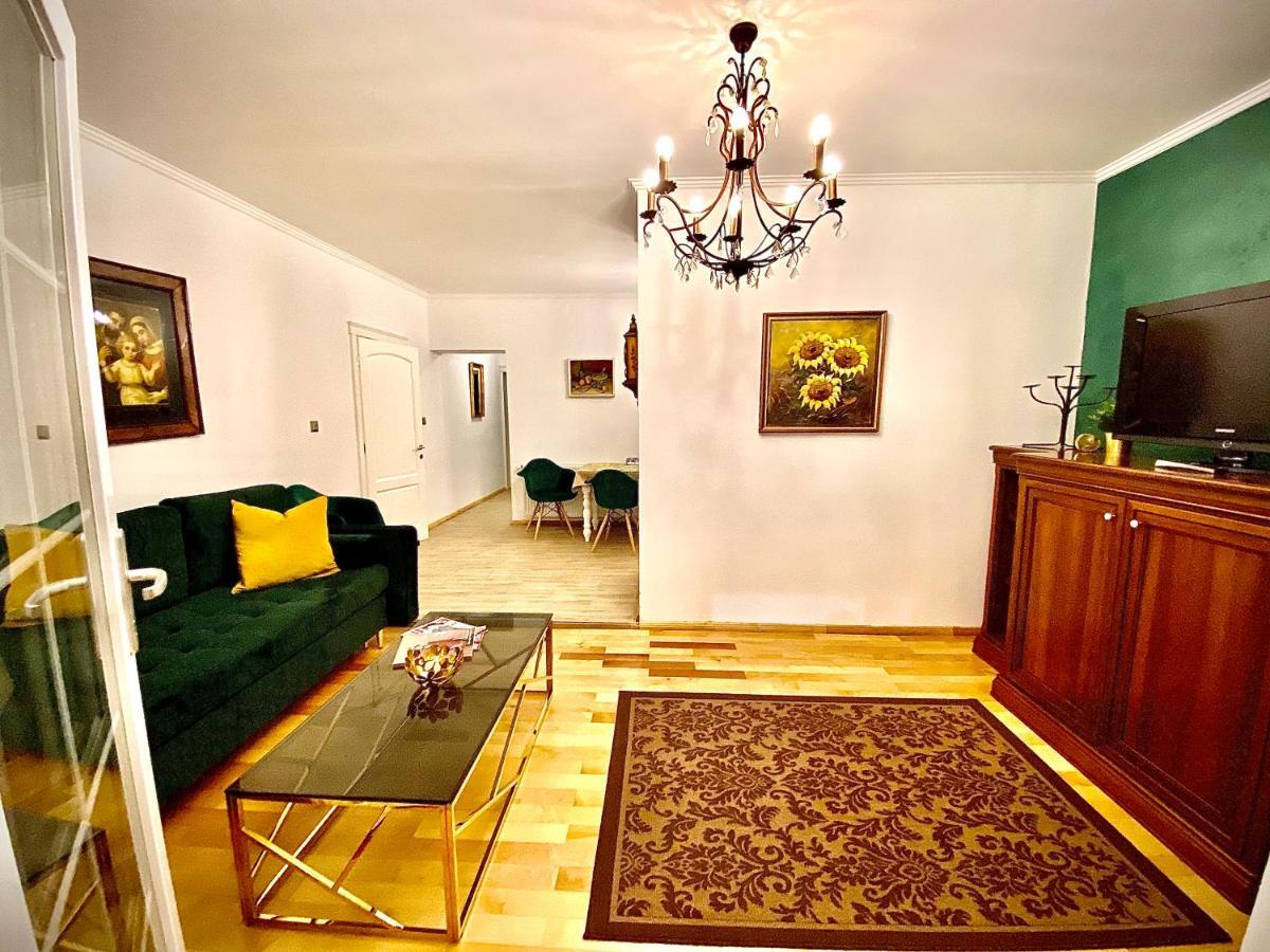 Sarada Boutique Luxury Apartment Дева Екстериор снимка