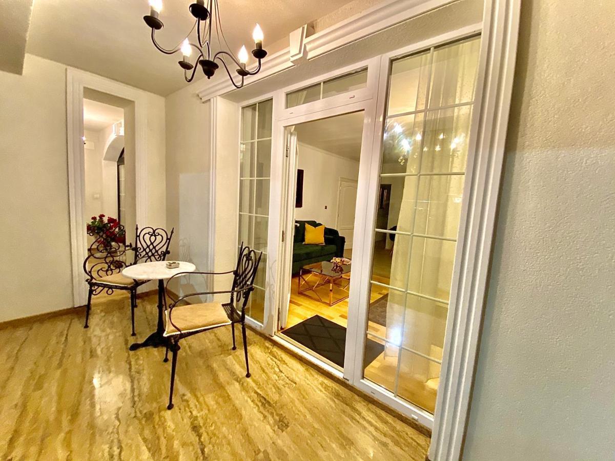Sarada Boutique Luxury Apartment Дева Екстериор снимка