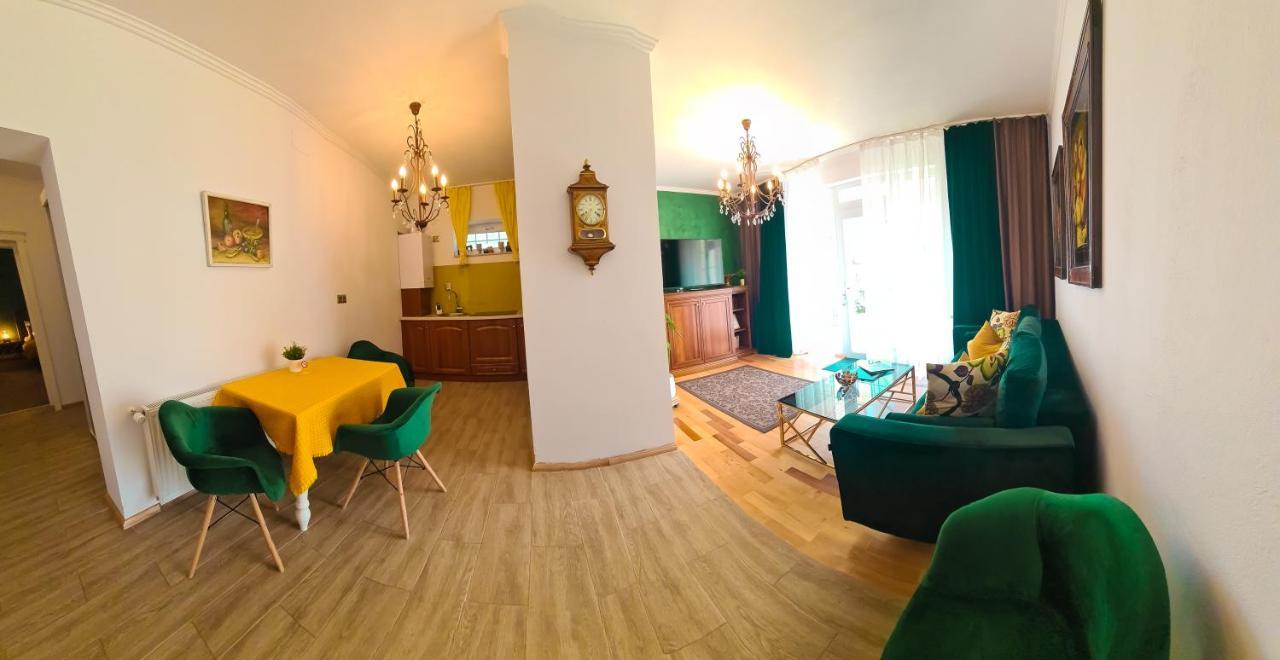 Sarada Boutique Luxury Apartment Дева Екстериор снимка