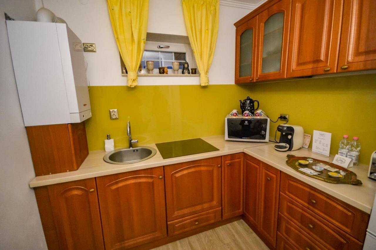 Sarada Boutique Luxury Apartment Дева Екстериор снимка