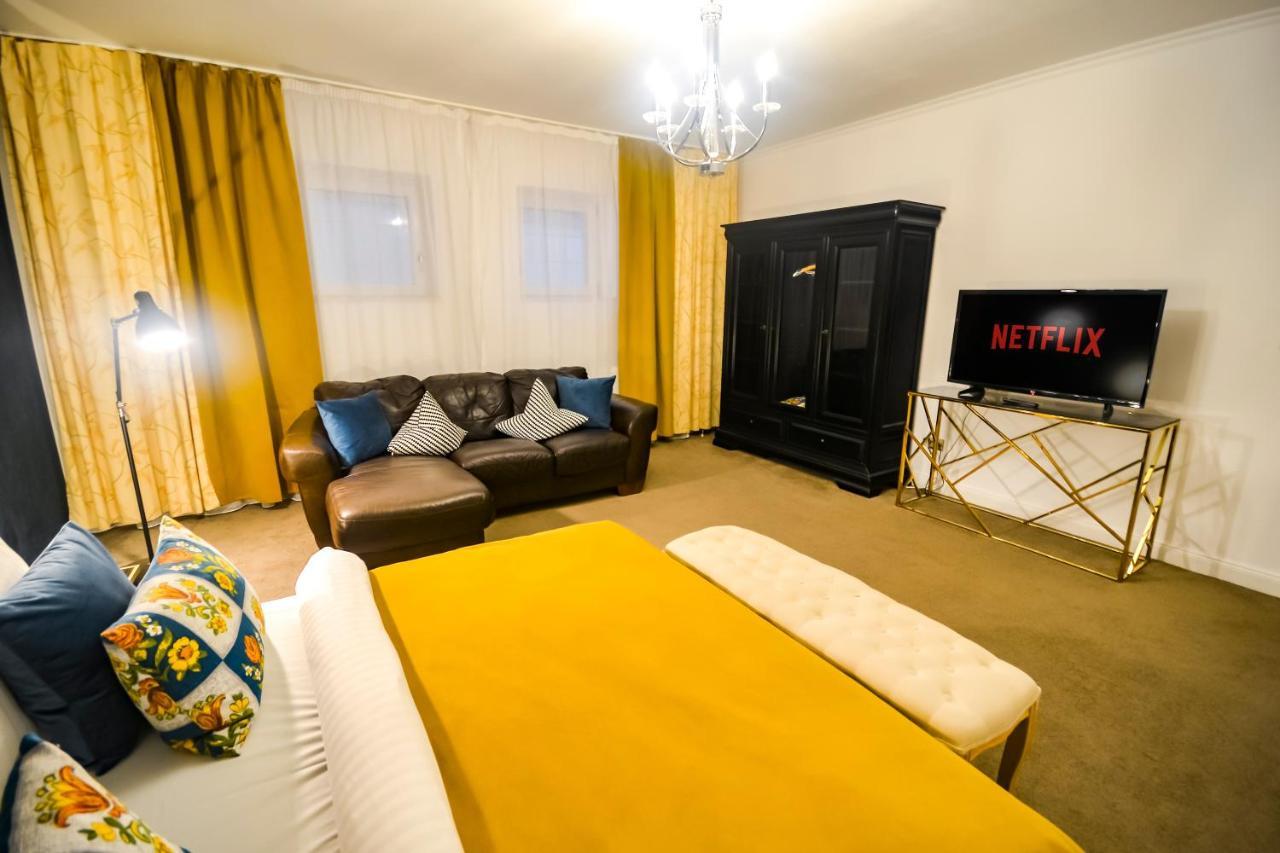 Sarada Boutique Luxury Apartment Дева Екстериор снимка