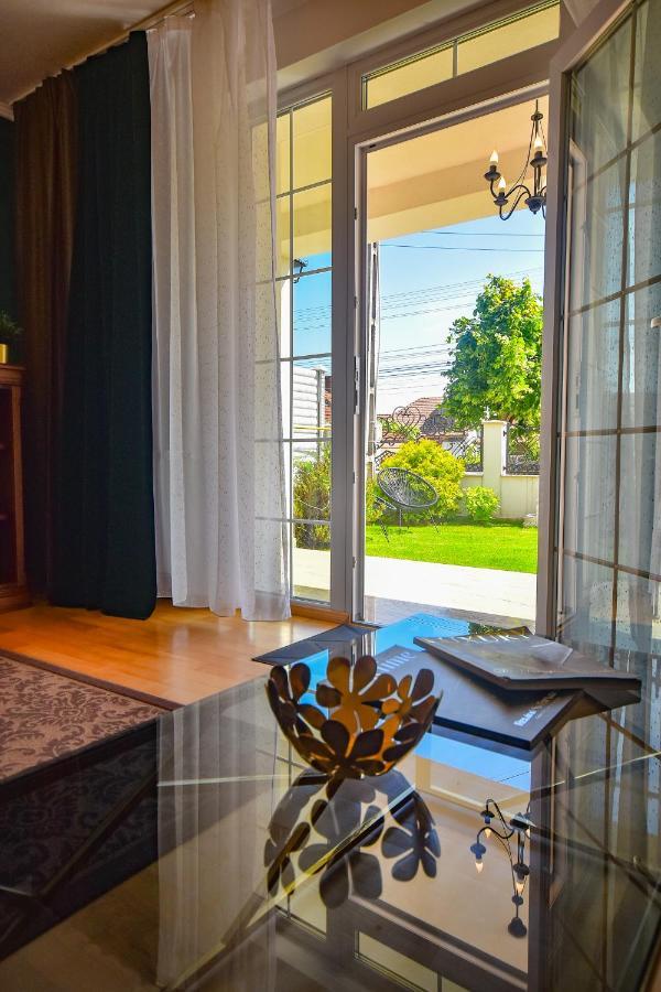 Sarada Boutique Luxury Apartment Дева Екстериор снимка