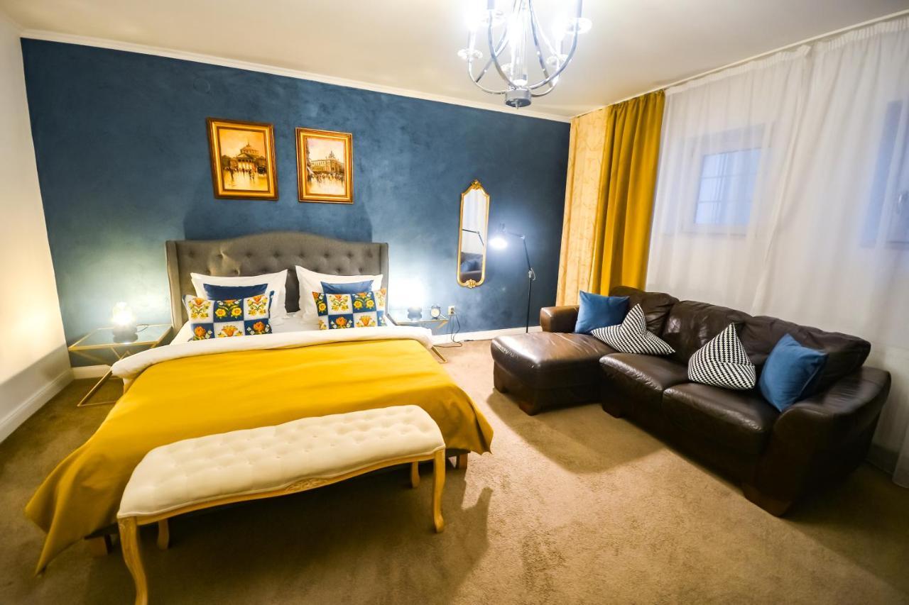 Sarada Boutique Luxury Apartment Дева Екстериор снимка