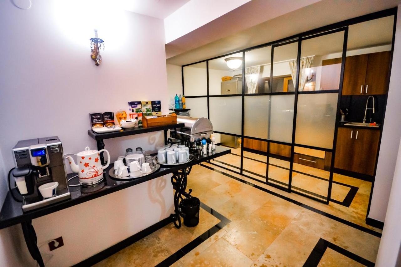 Sarada Boutique Luxury Apartment Дева Екстериор снимка