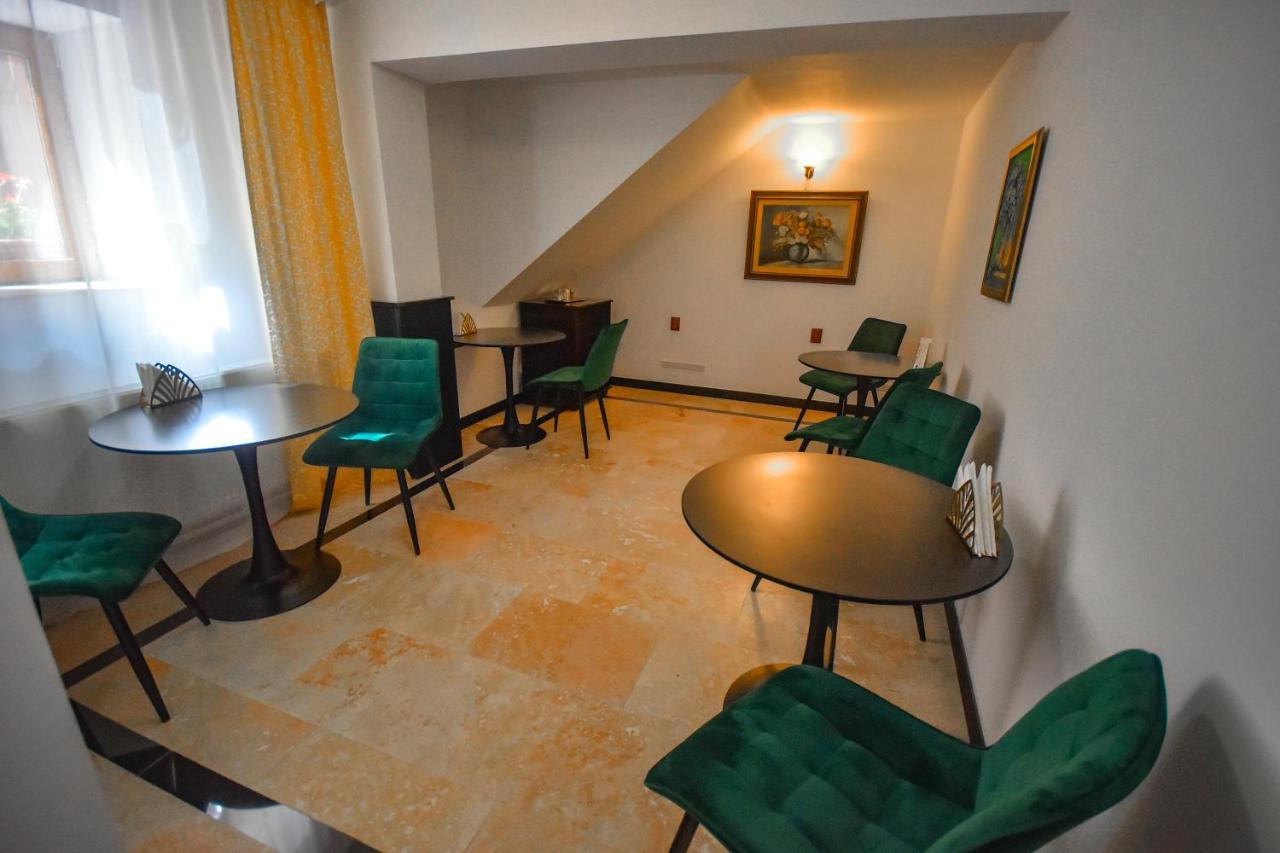 Sarada Boutique Luxury Apartment Дева Екстериор снимка